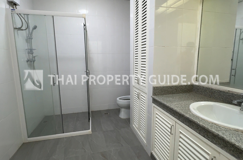 House in Phaholyothin 